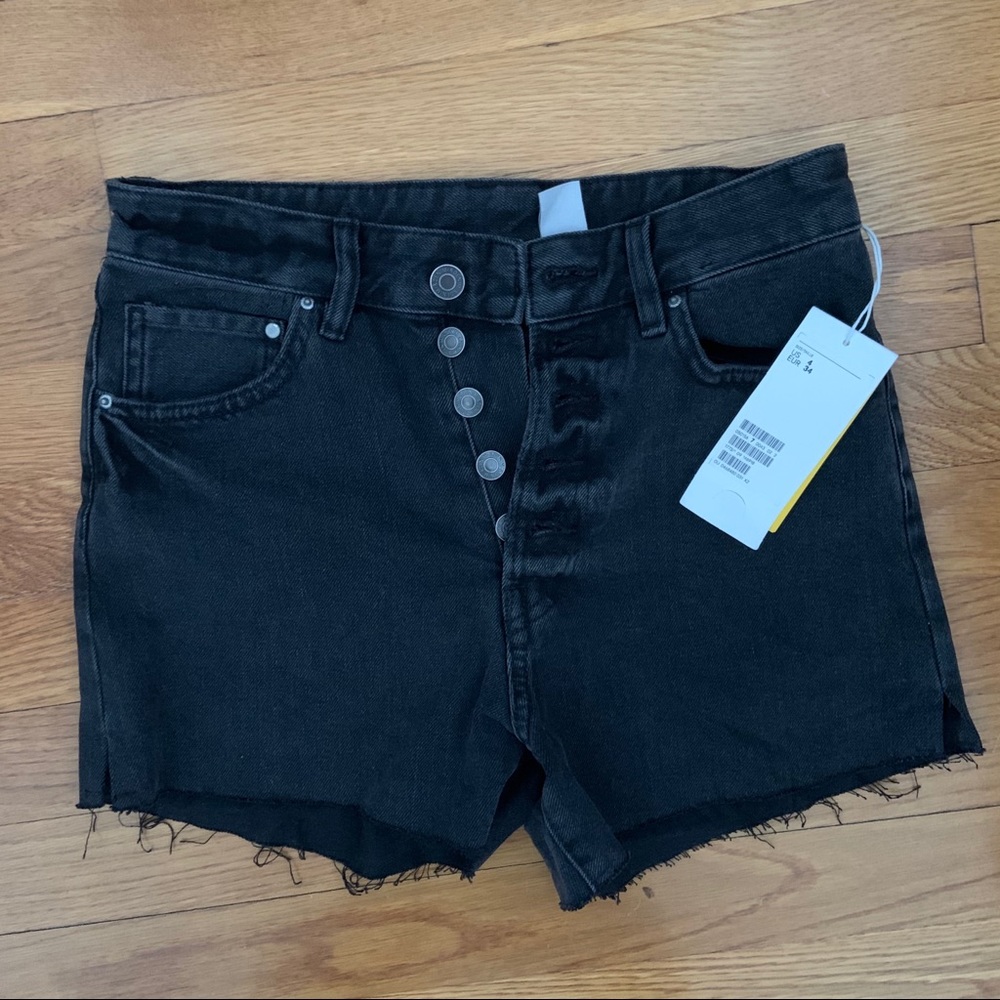 NWTS H&M denim shorts SIZE 4